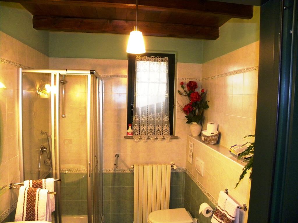 Bed&Breakfast La Siepe Pinerolo Zimmer foto